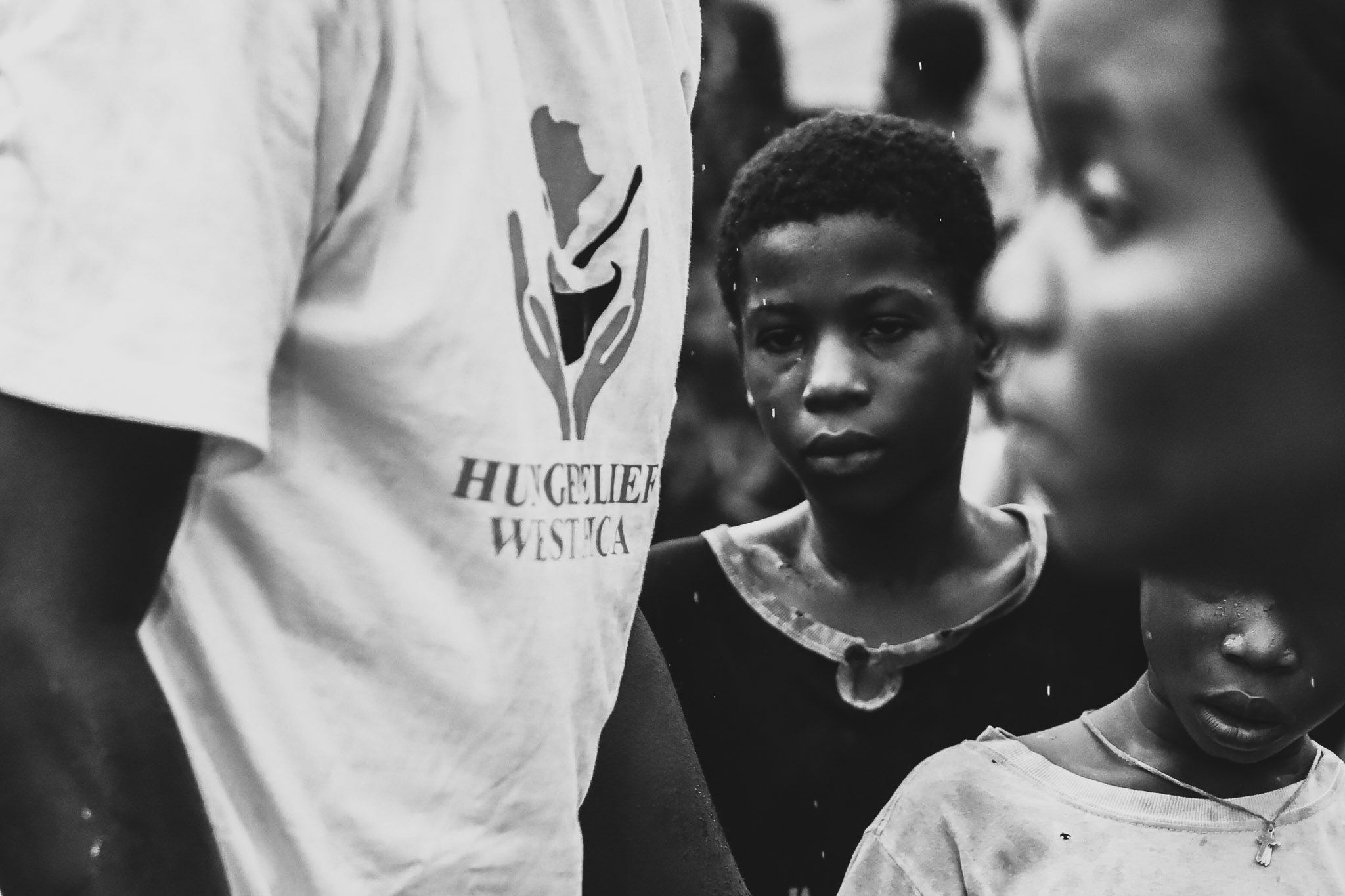 hunger relief West Africa volunteers in the field